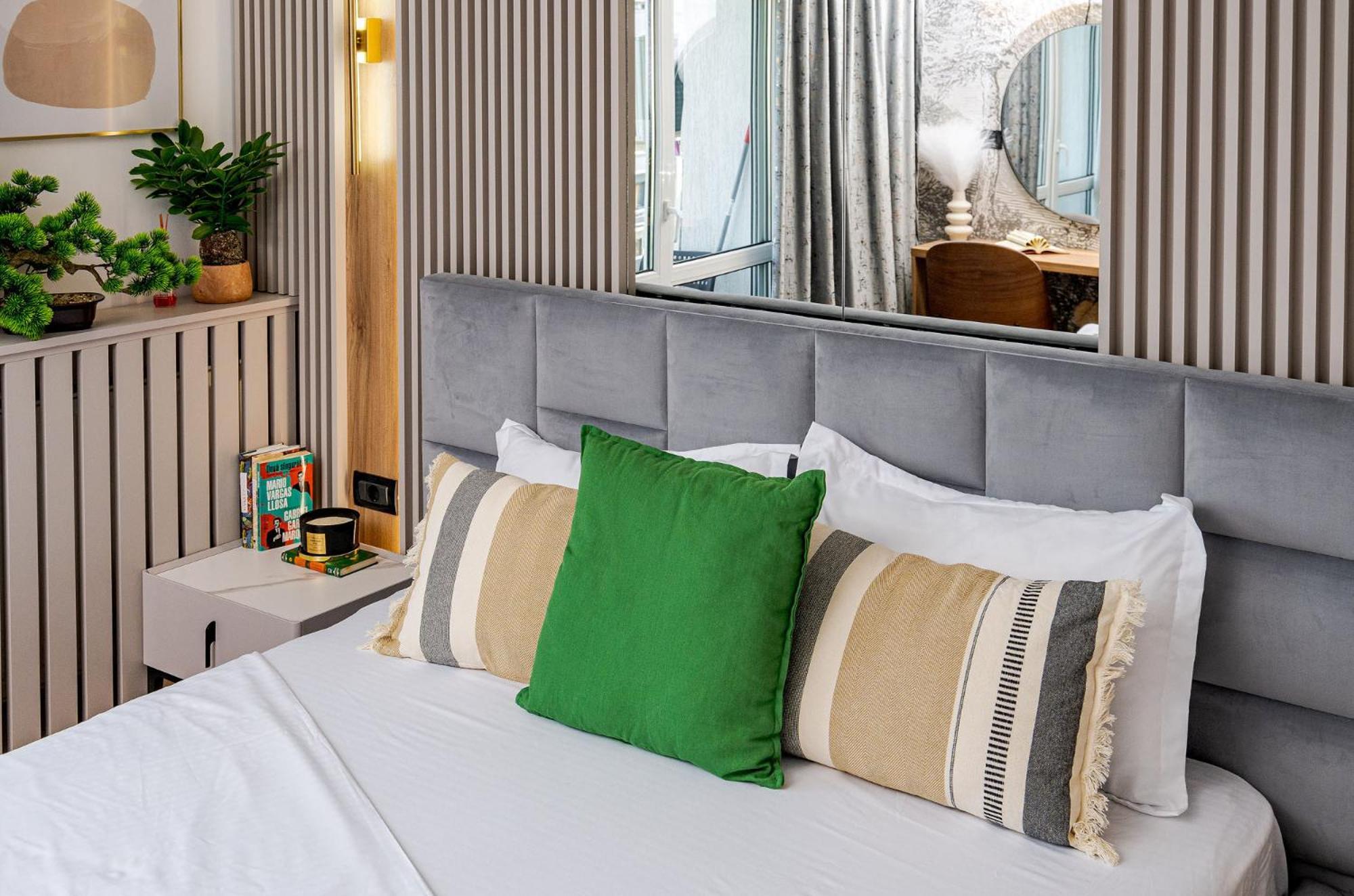 Romana Vibe Elegance In The Heart Of The City 布加勒斯特 外观 照片