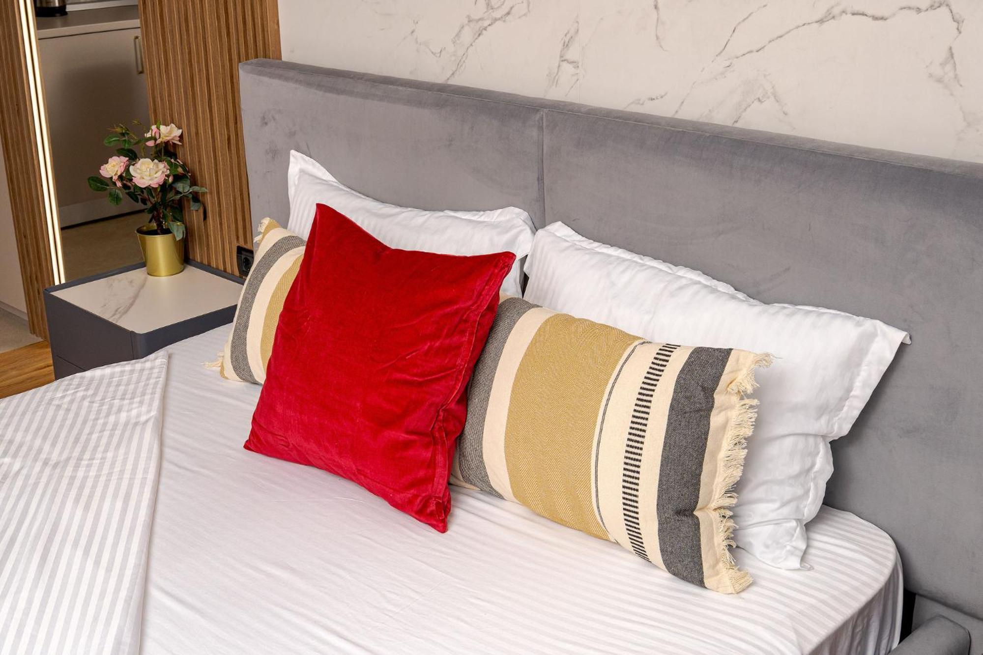 Romana Vibe Elegance In The Heart Of The City 布加勒斯特 外观 照片